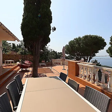 Majestic بيت للعطل *